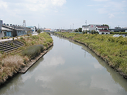 多自然型河川整備の例（写真）